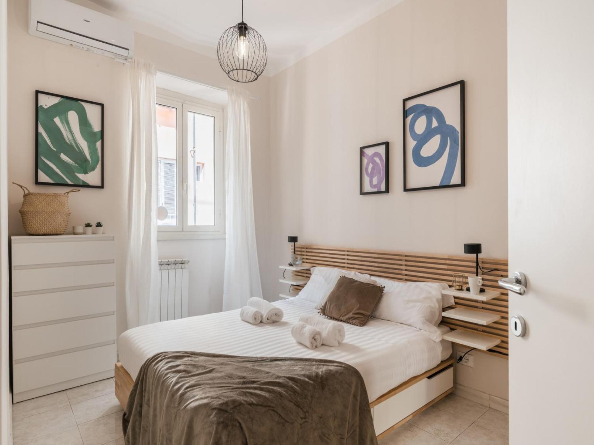 The Best Rent - Spacious One-Bedroom Apartment Near Colosseum Рим Екстериор снимка