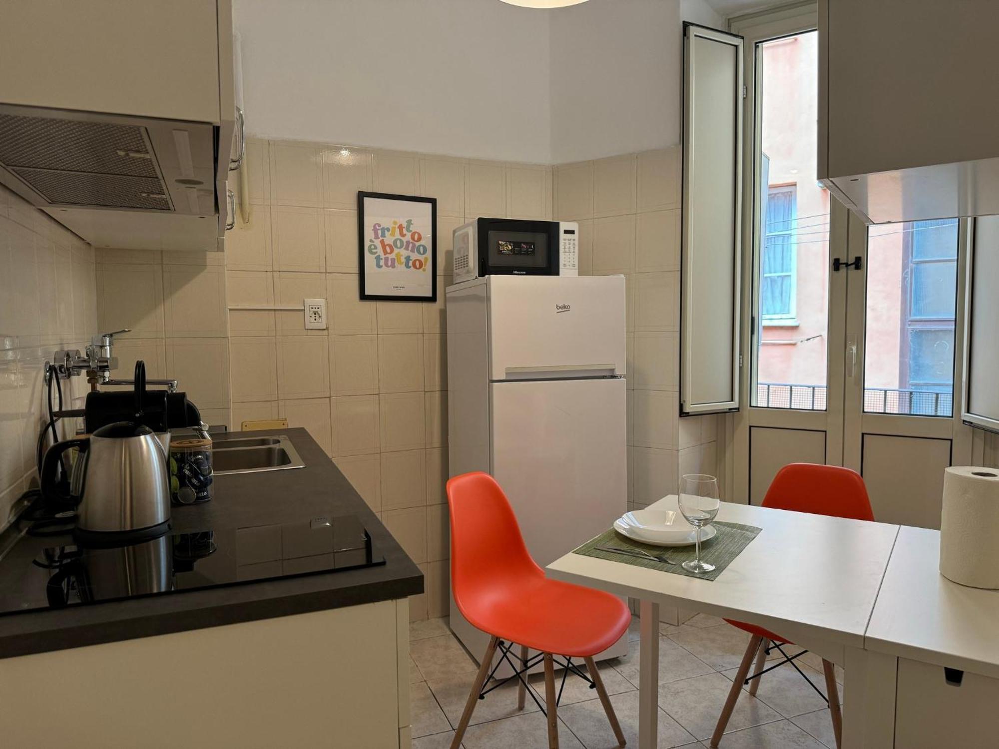 The Best Rent - Spacious One-Bedroom Apartment Near Colosseum Рим Екстериор снимка