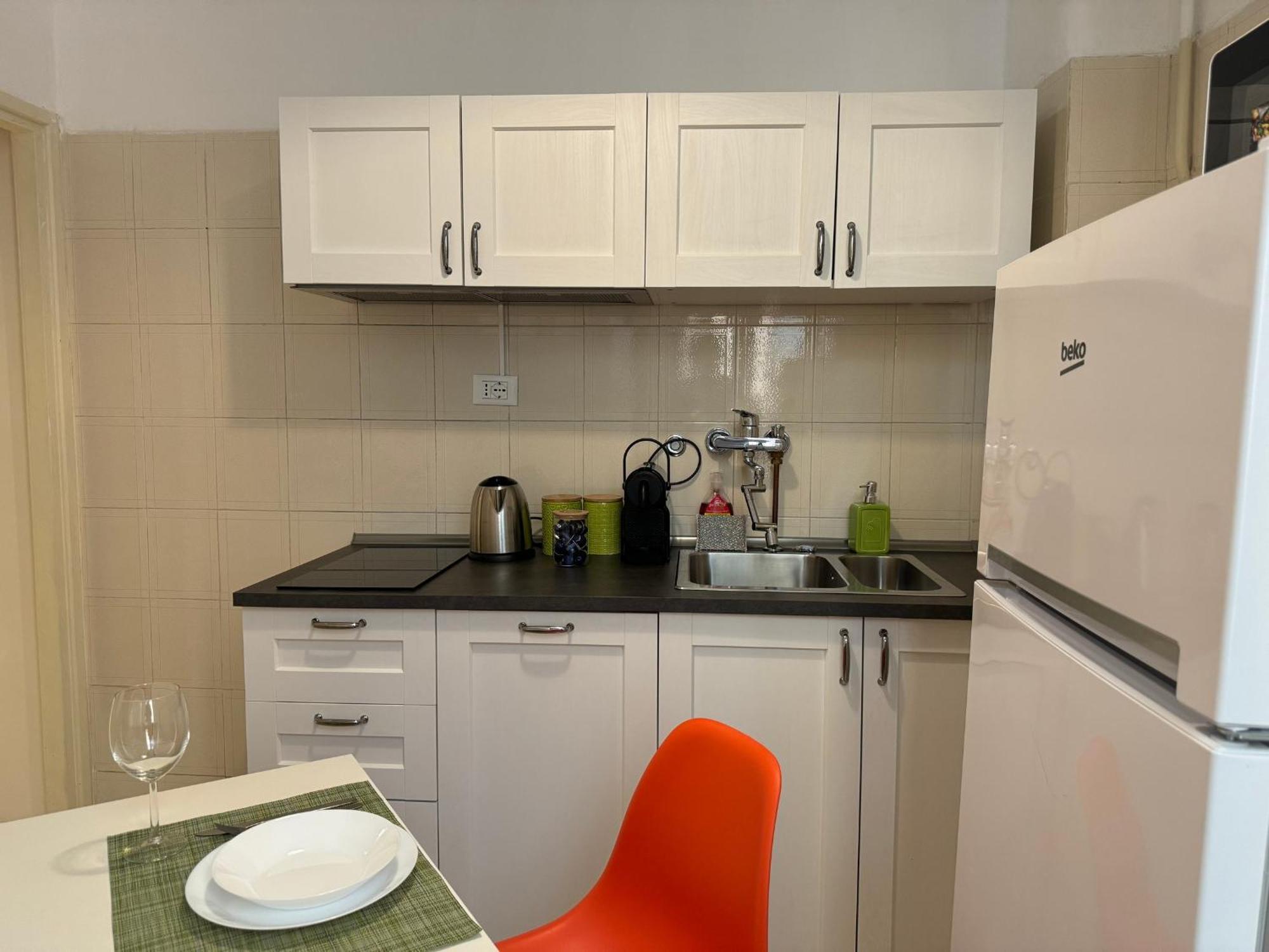 The Best Rent - Spacious One-Bedroom Apartment Near Colosseum Рим Екстериор снимка